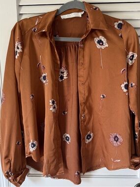 ASTR Rust Brown Floral Button-Down Top